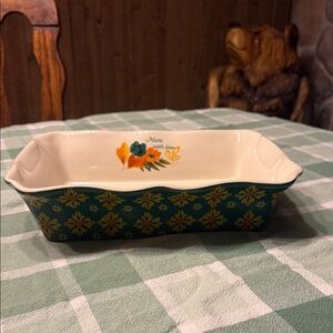 The Pioneer Woman scalloped casserole dish